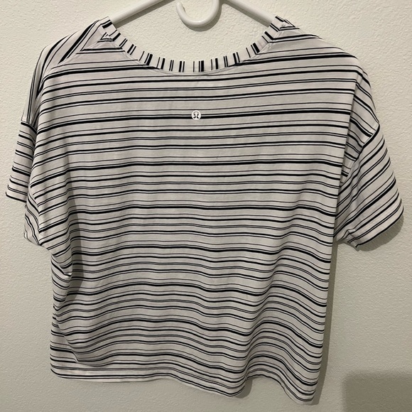 Lululemon cates tee cropped - Picture 2 of 2